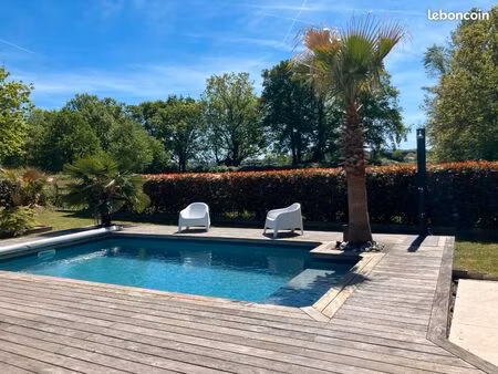 maison moderne et récente proche du golf