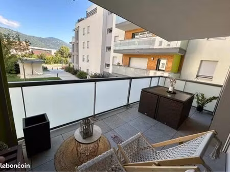 à louer – appartement meublé 48 m² avec terrasse  cave et garage
