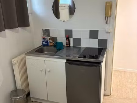 loue chambre meublée