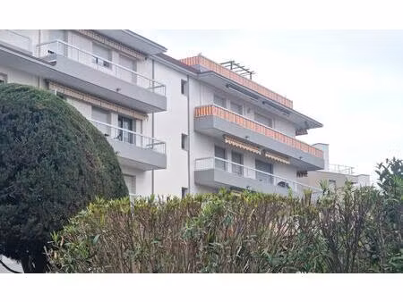 cagnes-sur-mer : appart. 3 chambres  terrasse  2 pl. parking