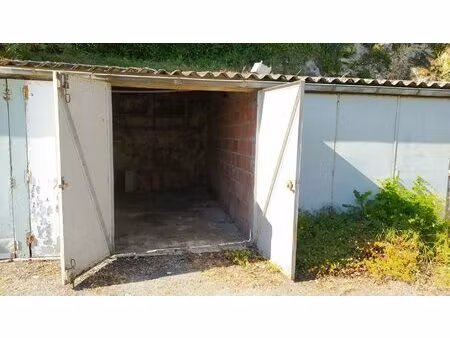 angouleme victor hugo garage fermé 12m²