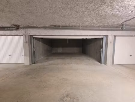 vente parking / box  33.79m²  la rochelle