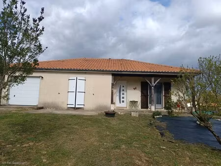 maison de plain-pied rénovée avec jardin et garage - proche de mansle