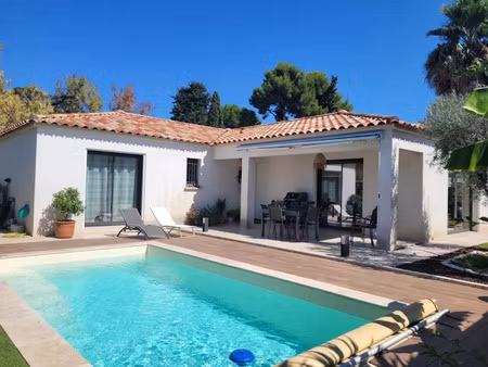 location meublée maison 4 pièces 112 m² à ollioules (83190)  2 400 €