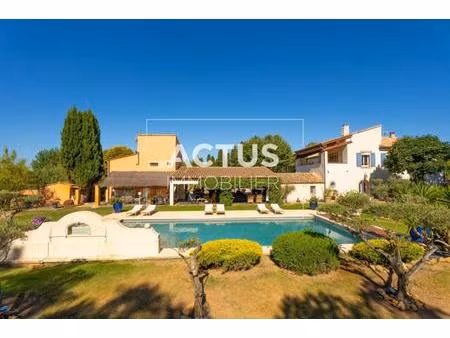 propriété unique entre aix-en-provence et les alpilles