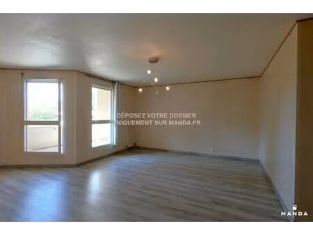 grand t2 avec balcon  parking et cave – au pied du lac de créteil