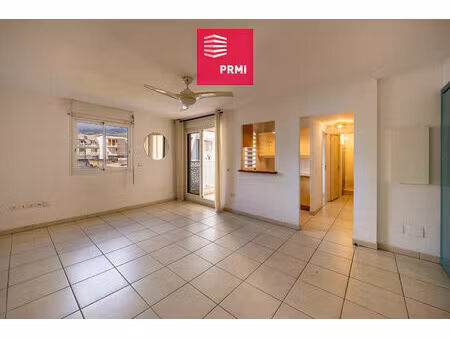 appartement t2 lumineux avec balcon  ascenseur et parking en sous-sol ? centre-ville proch