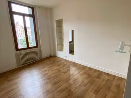 joli t1bis place olivier