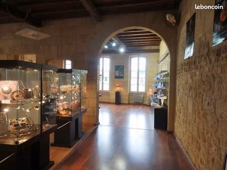 plein cœur saint-émilion grande boutique (80m2+grenier) petit loyer 590 /mois