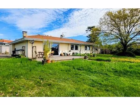 maison plain-pied 134 m² 6 pièces jardin 1690 m² piscine garage liverdun toulaire