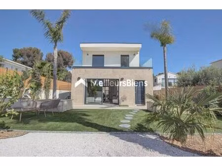 villa t4/5 moderne et récente 110 m2 - studio indépendant 40 m2 - piscine