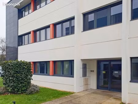bureaux 203 m² + 12 parkings  za exapole  275 bd marcel paul 44800 saint herblain