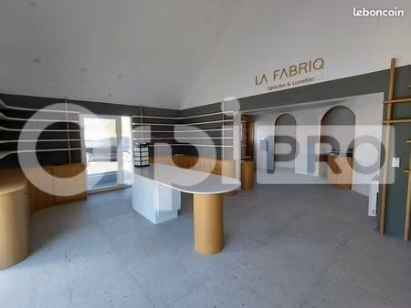 local commercial 60 m²