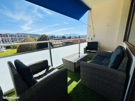 grand t4 atypique avec 4 balcons sans vis à vis