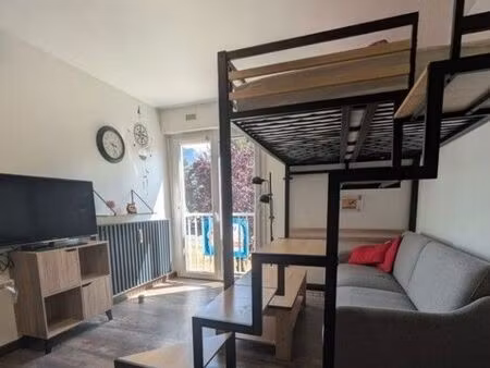 vends studio meublé 24m2