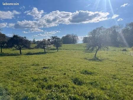 terrain 730 m² larringes