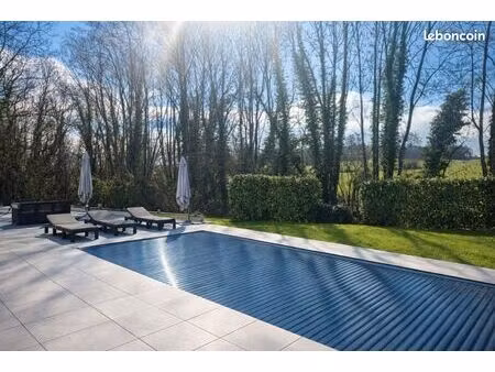 maison avec piscine de nouveau disponible