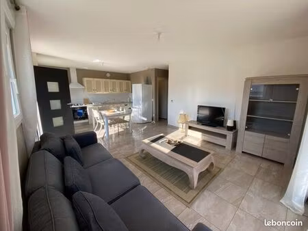 appartement t4 avec grande terrasse