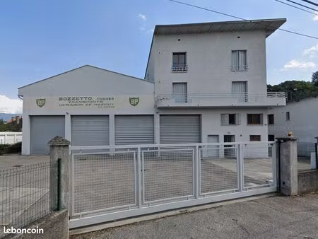 entrepôt de 170m² à chambéry