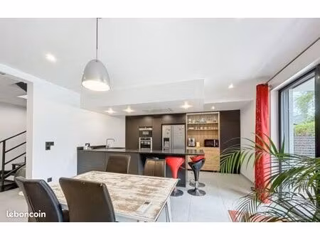 maison récente haute performance énergétique