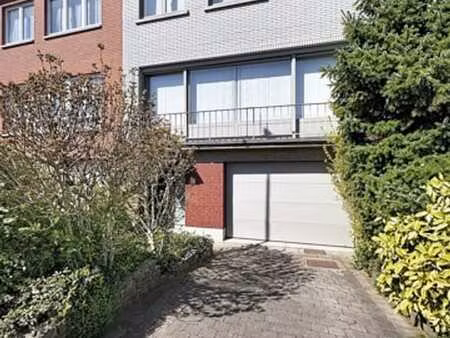 superbe maison 4 chambres a louer dans un quartier calme