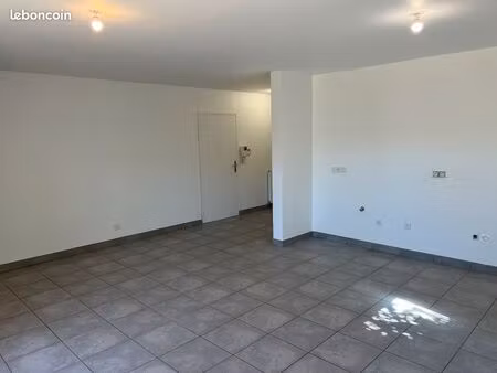 département haute-savoie (74)  disponible  appartement t4 à valleiry  centre village  à 3 