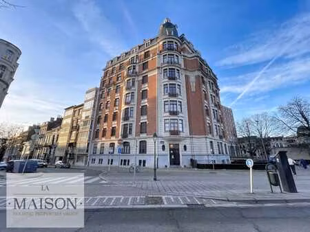 quartier mérode : magnifique rez-de-chaussée