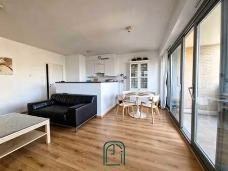 bien meublé avec terrasse pour 4 mois quartier européen