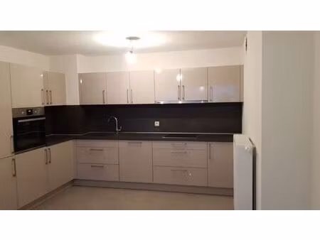 magnifique appartement dans un immeuble recent