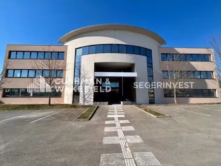 location bureaux 221 m² à 361 m²