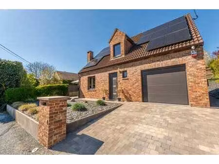 superbe villa 4 façades au coeur d'un quartier résidentiel à