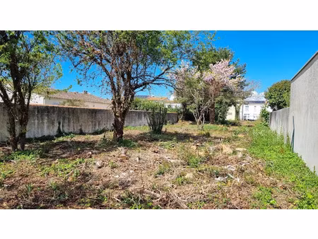 vente terrain 922 m² à la rochelle (17000)  320 000 €
