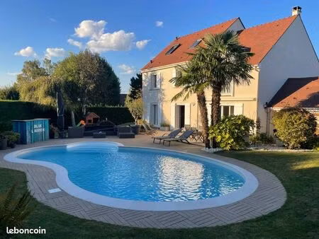 maison . 8 pièces . 195 m2