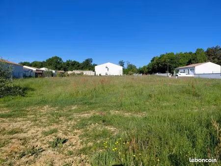 terrain 468 m² la chapelle des pots