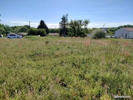 terrain 568 m² la chapelle des pots
