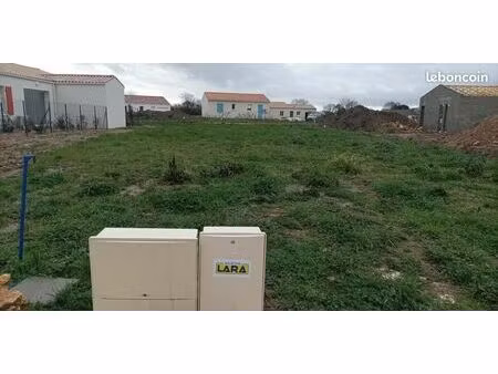 terrain 451 m² le gua