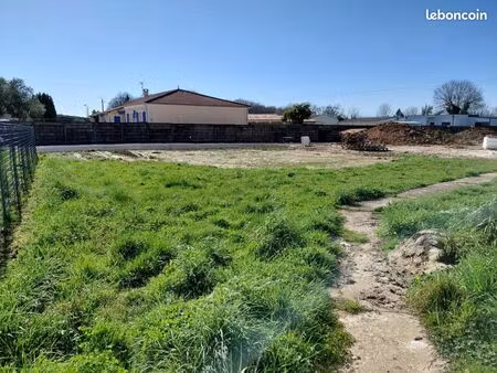 terrain 570 m² pessines