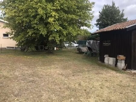 terrain 565 m² ares