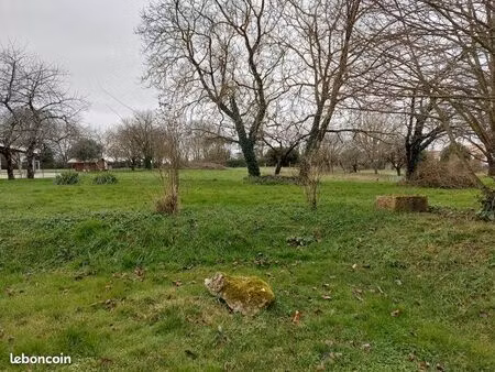 terrain 4 593 m² jonzac