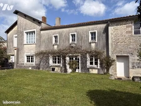 maison 11 pièces 305 m²