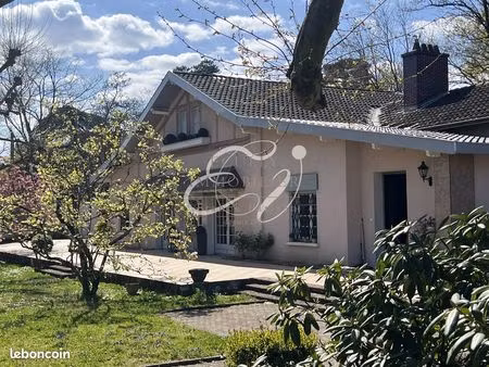 maison 8 pièces 278 m²