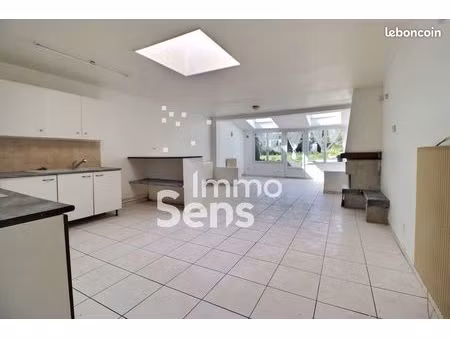 maison 6 pièces 165 m²