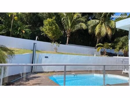 appartement moderne et lumineux au gosier  avec citernes  piscine et jardin