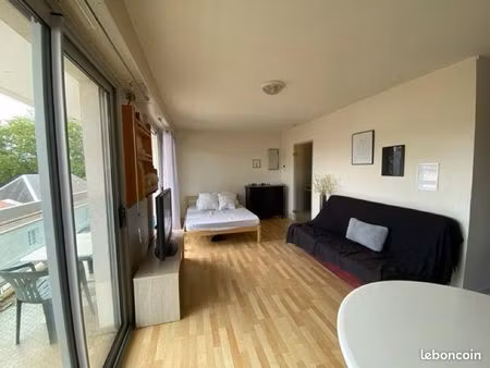 appartement 31m2 avec grand balcon et parking privé