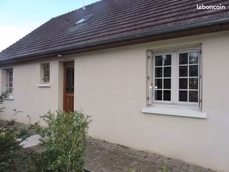 maison f5 centre montfort le gesnois