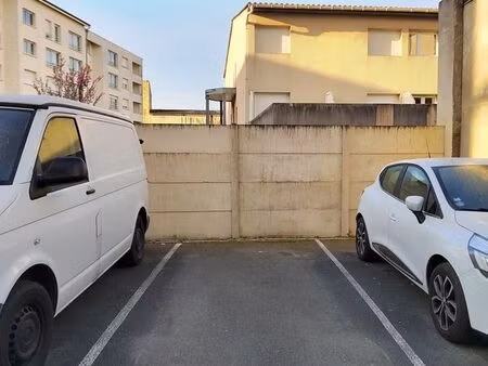 place de parking résidence sécurisée st genès