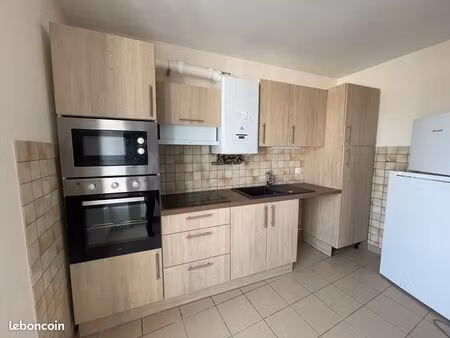 beau t3 lumineux plein centre chauvigny