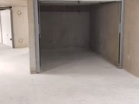 box à louer 10 m² – résidence sécurisée (vidéosurveillance)