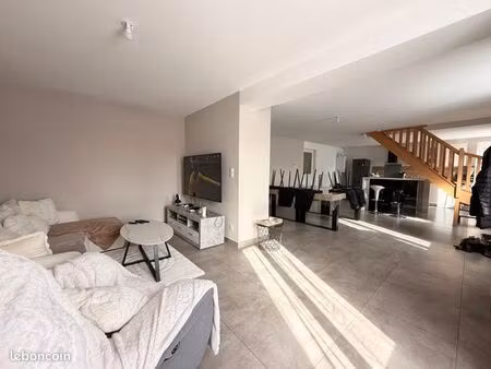 maison rénovée à louer