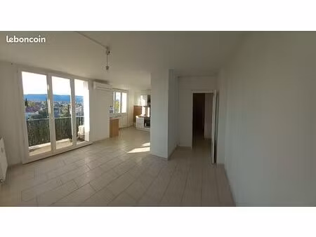 t2 40m² lumineux + balcon + garage | clim | 650 cc